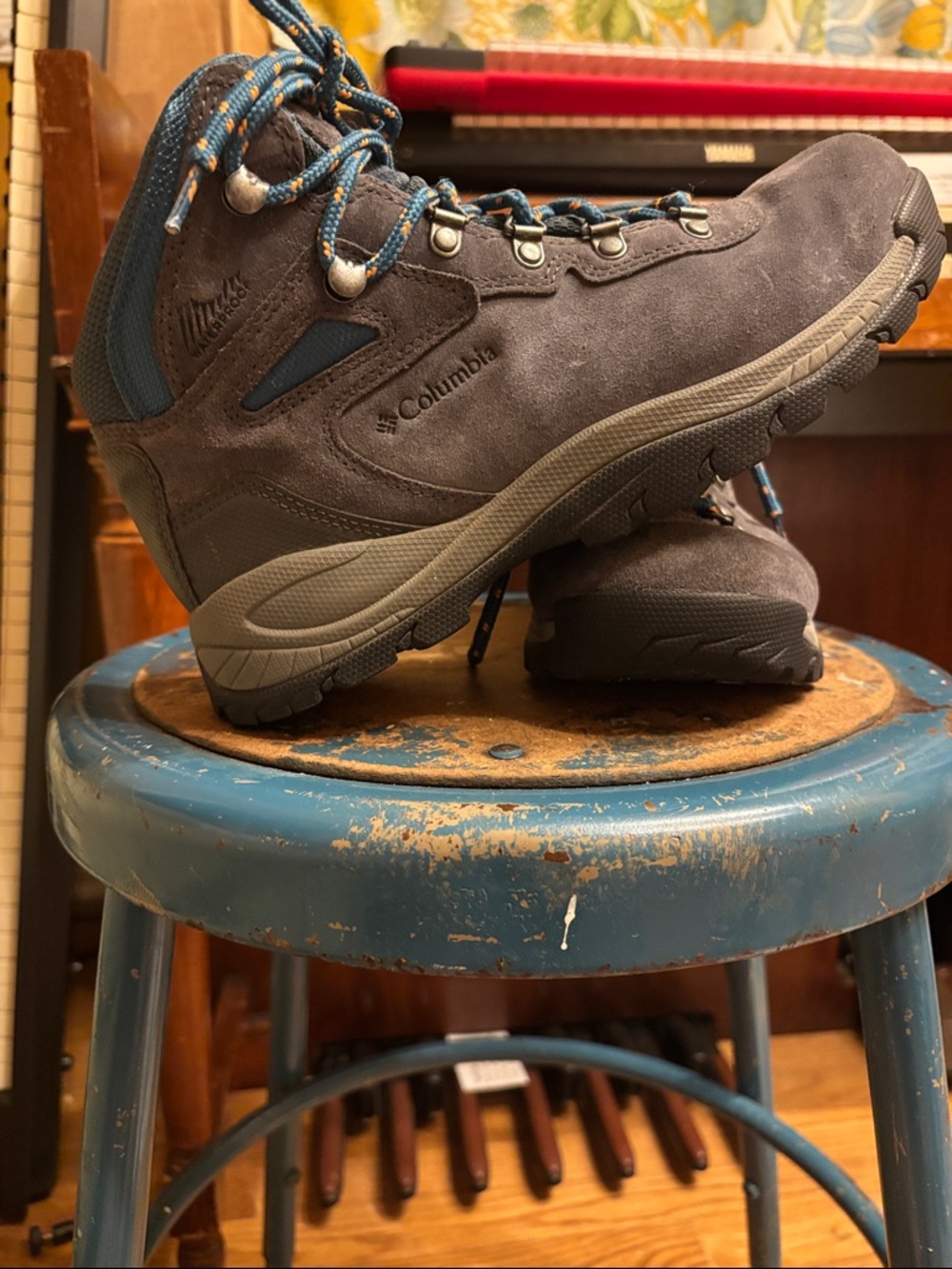 Columbia Women's Waterproof Boots - Dark Gray and Teal